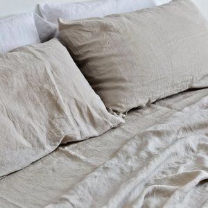 IN BED - 100% Linen Pillow case Set (of two) in Dove Grey